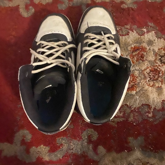 Light up Skechers shoes - Picture 3 of 4